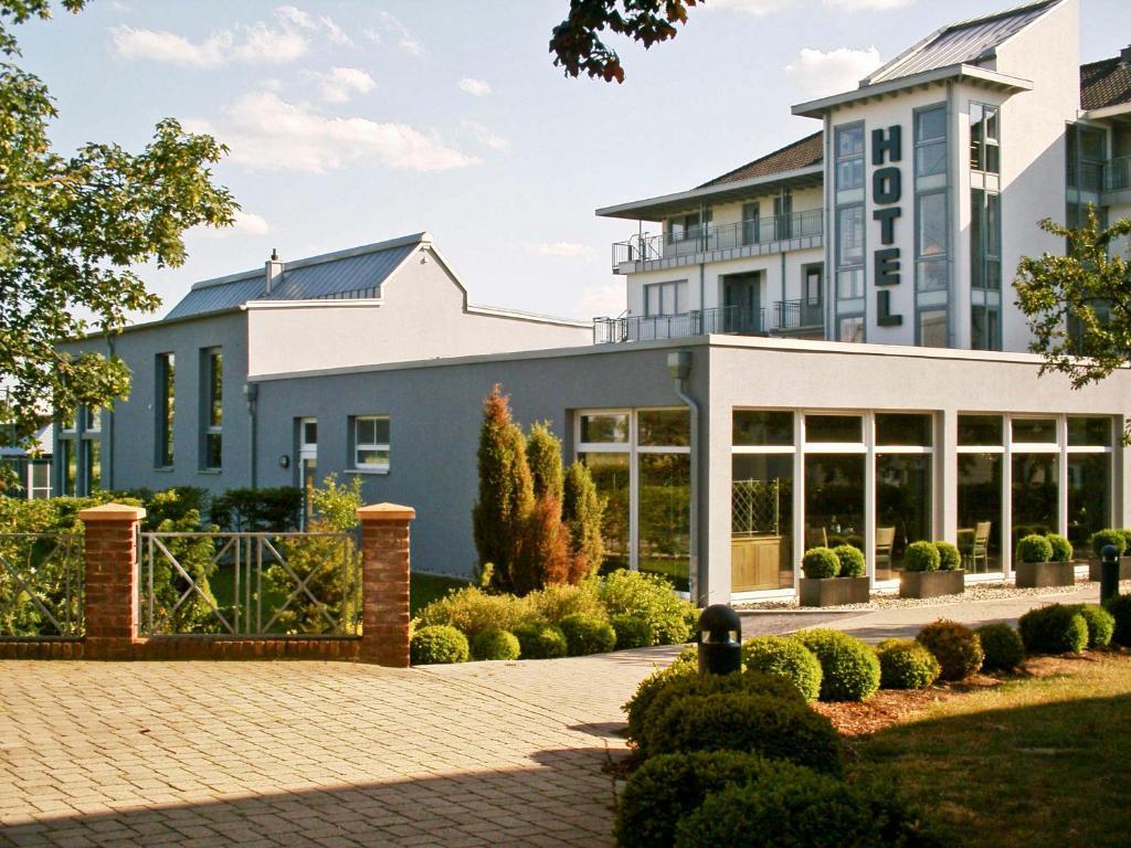 Hotel Till-Moyland Garni ภายนอก รูปภาพ